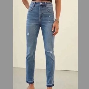 Pilcro High-rise Cigarette Jeans With Frayed Cuff Size 30